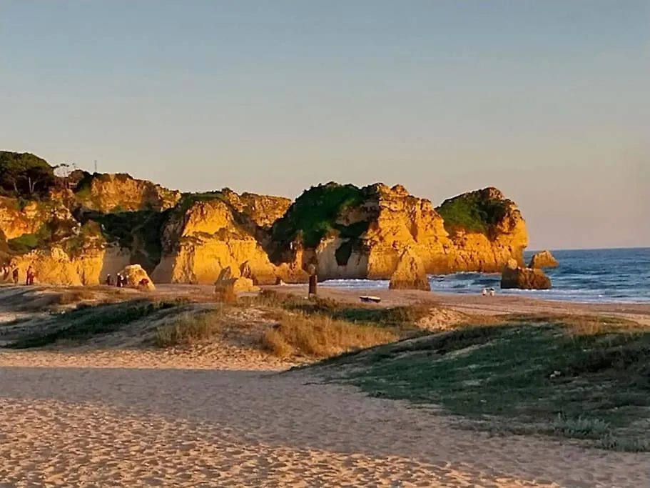 Marea Algarve - Sea View Cozy Sunny Apartment In Alvor 0*,  Portekiz